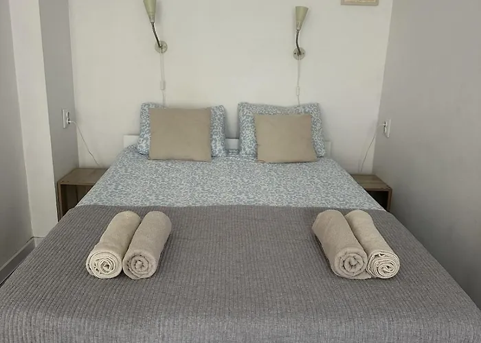 Ssenyange Sea Garden Apartman *